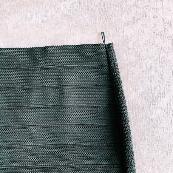 NEW! Zara Black High Waisted Zipper Pencil Skirt - Picture 3 of 16